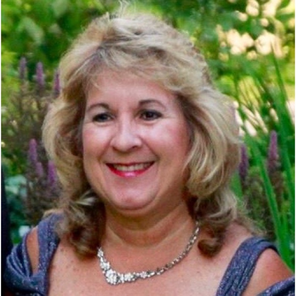 Meet your Posher, Suzanne